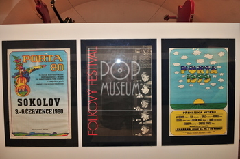 Plakáty z folkových festivalů 80. let