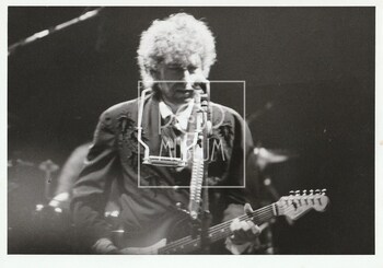 Vzácná fotografie z prvního koncertu Boba Dylana v Praze, f. Maria Kracíková / archiv Popmusea