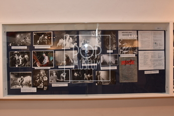 Výstava Rockfesty 1986 – 89. Máničky a číra v Paláci kultury.