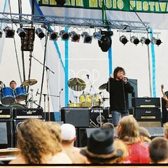 TRUTNOV OPEN AIR MUSIC FESTIVAL 1999 objektivem Miroslava Lédla 
