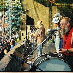 TRUTNOV OPEN AIR MUSIC FESTIVAL 2000 objektivem Miroslava Lédla 