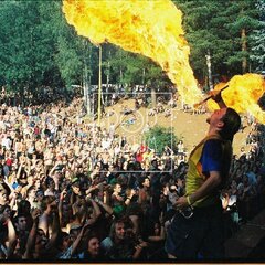 TRUTNOV OPEN AIR MUSIC FESTIVAL 2000 objektivem Miroslava Lédla 