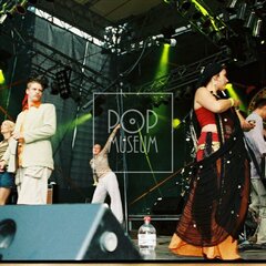 TRUTNOV OPEN AIR MUSIC FESTIVAL 2001 objektivem Miroslava Lédla