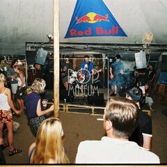 TRUTNOV OPEN AIR MUSIC FESTIVAL 2001 objektivem Miroslava Lédla