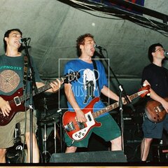 TRUTNOV OPEN AIR MUSIC FESTIVAL 2001 objektivem Miroslava Lédla