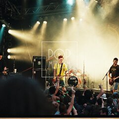 TRUTNOV OPEN AIR MUSIC FESTIVAL 2001 objektivem Miroslava Lédla