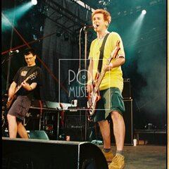 TRUTNOV OPEN AIR MUSIC FESTIVAL 2001 objektivem Miroslava Lédla