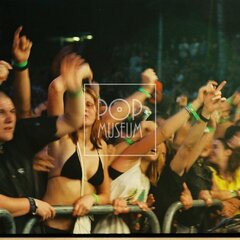 TRUTNOV OPEN AIR MUSIC FESTIVAL 2001 objektivem Miroslava Lédla