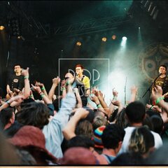 TRUTNOV OPEN AIR MUSIC FESTIVAL 2001 objektivem Miroslava Lédla