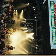 TRUTNOV OPEN AIR MUSIC FESTIVAL 2001 objektivem Miroslava Lédla