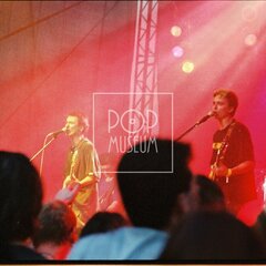 TRUTNOV OPEN AIR MUSIC FESTIVAL 2000 objektivem Miroslava Lédla 