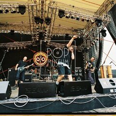 TRUTNOV OPEN AIR MUSIC FESTIVAL 2001 objektivem Miroslava Lédla