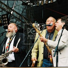 TRUTNOV OPEN AIR MUSIC FESTIVAL 2001 objektivem Miroslava Lédla