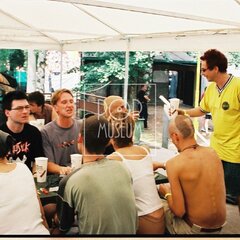 TRUTNOV OPEN AIR MUSIC FESTIVAL 2001 objektivem Miroslava Lédla
