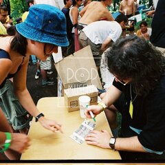 TRUTNOV OPEN AIR MUSIC FESTIVAL 2001 objektivem Miroslava Lédla