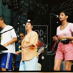 TRUTNOV OPEN AIR MUSIC FESTIVAL 2001 objektivem Miroslava Lédla