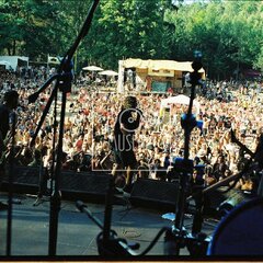 TRUTNOV OPEN AIR MUSIC FESTIVAL 2000 objektivem Miroslava Lédla 