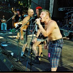 TRUTNOV OPEN AIR MUSIC FESTIVAL 2000 objektivem Miroslava Lédla 