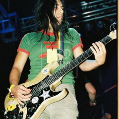 TRUTNOV OPEN AIR MUSIC FESTIVAL 2001 objektivem Miroslava Lédla