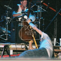 TRUTNOV OPEN AIR MUSIC FESTIVAL 2001 objektivem Miroslava Lédla