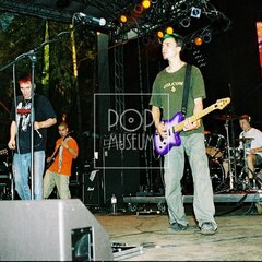 TRUTNOV OPEN AIR MUSIC FESTIVAL 2004 objektivem Miroslava Lédla