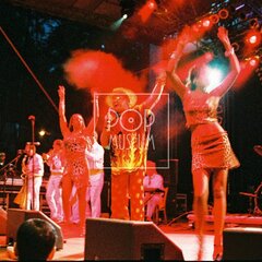 TRUTNOV OPEN AIR MUSIC FESTIVAL 2004 objektivem Miroslava Lédla