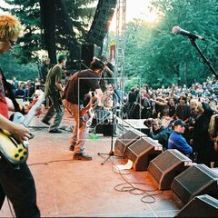TRUTNOV OPEN AIR MUSIC FESTIVAL 2004 objektivem Miroslava Lédla