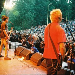 TRUTNOV OPEN AIR MUSIC FESTIVAL 2004 objektivem Miroslava Lédla