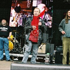 TRUTNOV OPEN AIR MUSIC FESTIVAL 2004 objektivem Miroslava Lédla