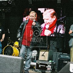 TRUTNOV OPEN AIR MUSIC FESTIVAL 2004 objektivem Miroslava Lédla