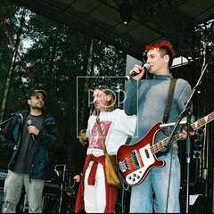 TRUTNOV OPEN AIR MUSIC FESTIVAL 2004 objektivem Miroslava Lédla