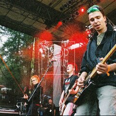 TRUTNOV OPEN AIR MUSIC FESTIVAL 2004 objektivem Miroslava Lédla