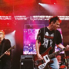 TRUTNOV OPEN AIR MUSIC FESTIVAL 2004 objektivem Miroslava Lédla