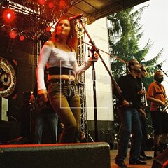 TRUTNOV OPEN AIR MUSIC FESTIVAL 2004 objektivem Miroslava Lédla