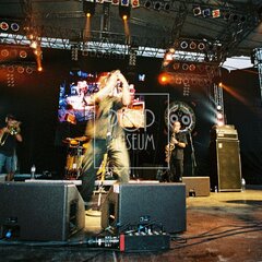 TRUTNOV OPEN AIR MUSIC FESTIVAL 2004 objektivem Miroslava Lédla