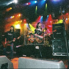 TRUTNOV OPEN AIR MUSIC FESTIVAL 2004 objektivem Miroslava Lédla