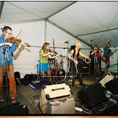 TRUTNOV OPEN AIR MUSIC FESTIVAL 2005 objektivem Miroslava Lédla