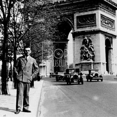 OSVOBOZENÉ DIVADLO, JAROSLAV JEŽEK, VOSKOVEC & WERICH (z pozůstalosti dr. Josefa Kotka)  