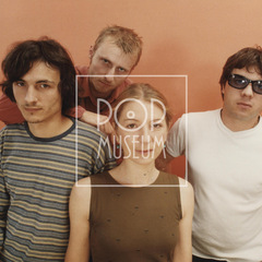 Here / f. archiv Popmusea