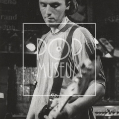 Here / f. archiv Popmusea