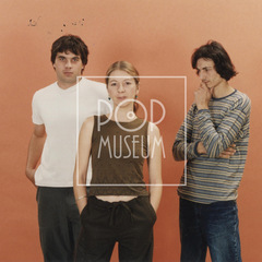 Here / f. archiv Popmusea