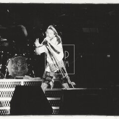 GUNS N' ROSES