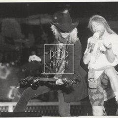 GUNS N' ROSES