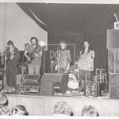 HUDBA PRAHA (JASNÁ PÁKA)