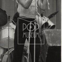 KRATOCHVÍLOVÁ, JANA