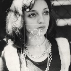 KRATOCHVÍLOVÁ, JANA