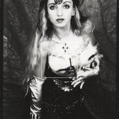 KRATOCHVÍLOVÁ, JANA