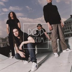 KURTIZÁNY Z 25. AVENUE kredity