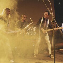 NAHORU PO SCHODIŠTI DOLŮ BAND