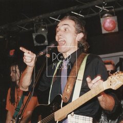 NAHORU PO SCHODIŠTI DOLŮ BAND